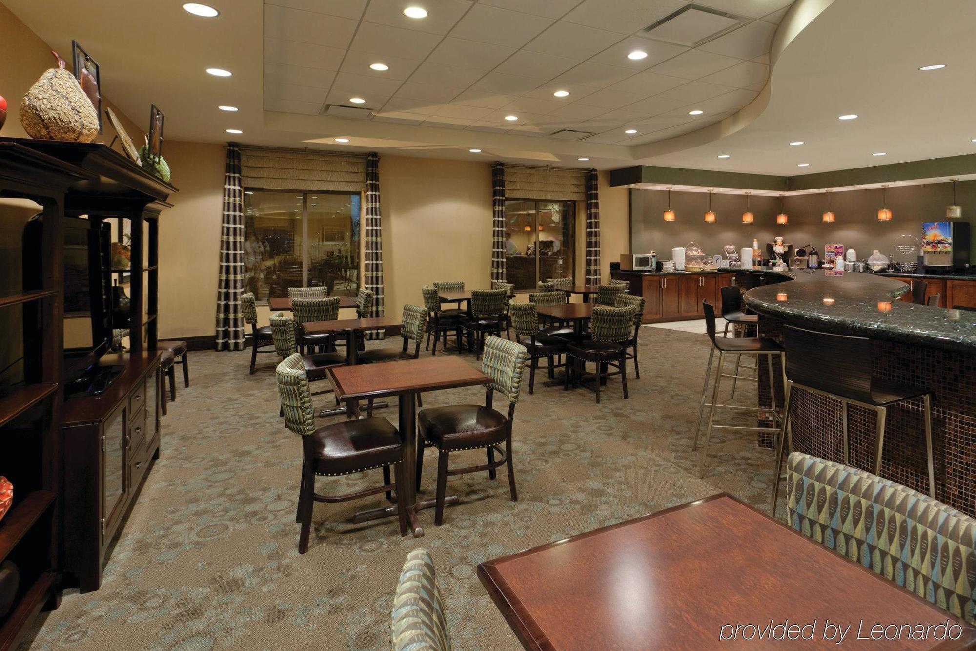 La Quinta Inn & Suites Bel Air Restaurant photo